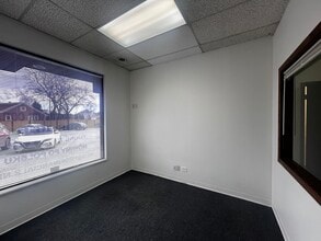 9957-9959 S Roberts Rd, Palos Hills, IL à louer Photo intérieure- Image 2 de 11