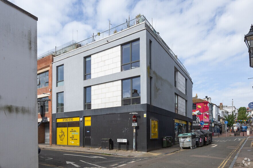 23 Gloucester Rd, Brighton à vendre - Photo du bâtiment - Image 2 de 2
