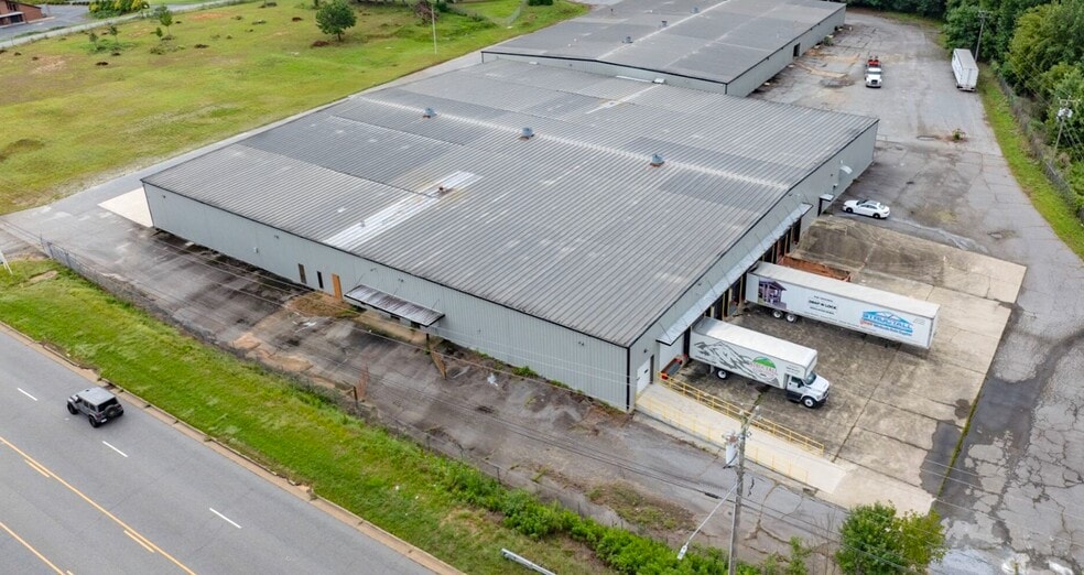 1439 Blowing Rock Blvd, Lenoir, NC for lease - Building Photo - Image 2 of 4