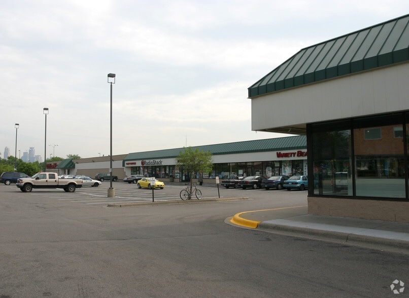3001-3047 Nicollet Ave, Minneapolis, MN for lease - Building Photo - Image 3 of 8