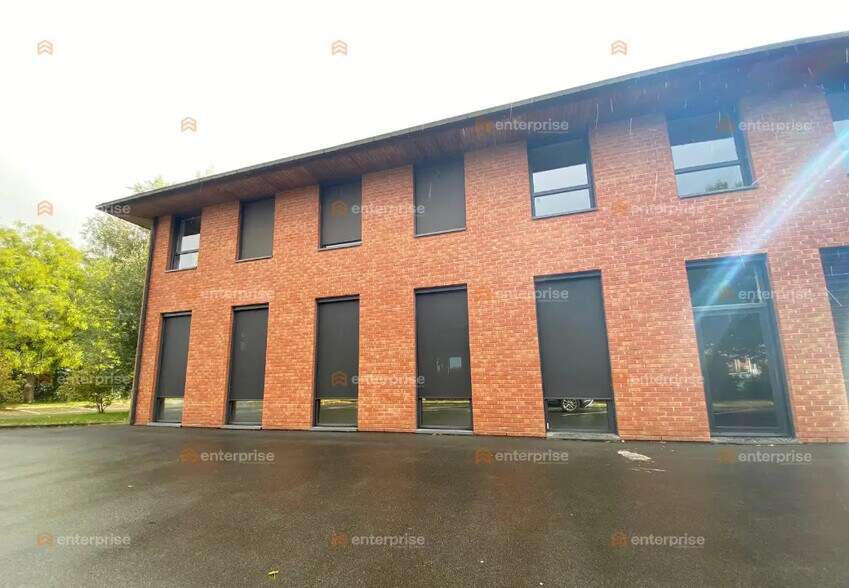 Office in Wambrechies for lease - Building Photo - Image 2 of 9