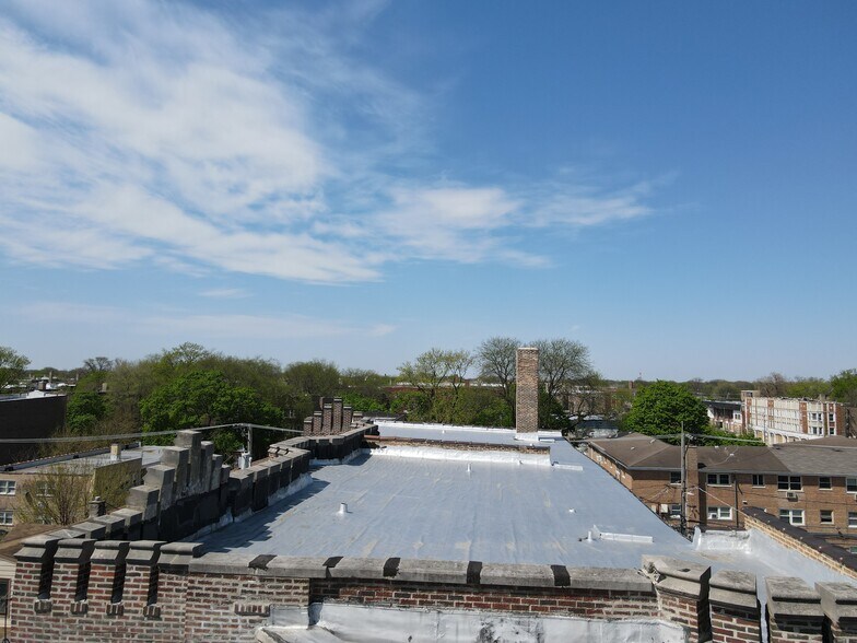 7914 S Dobson Ave, Chicago, IL à vendre - Photo du bâtiment - Image 3 de 22