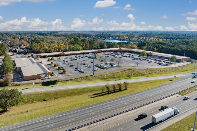 Plus de détails pour 11 Gateway Blvd S, Savannah, GA - Bureau/Commerce de détail, Commerce de détail à louer
