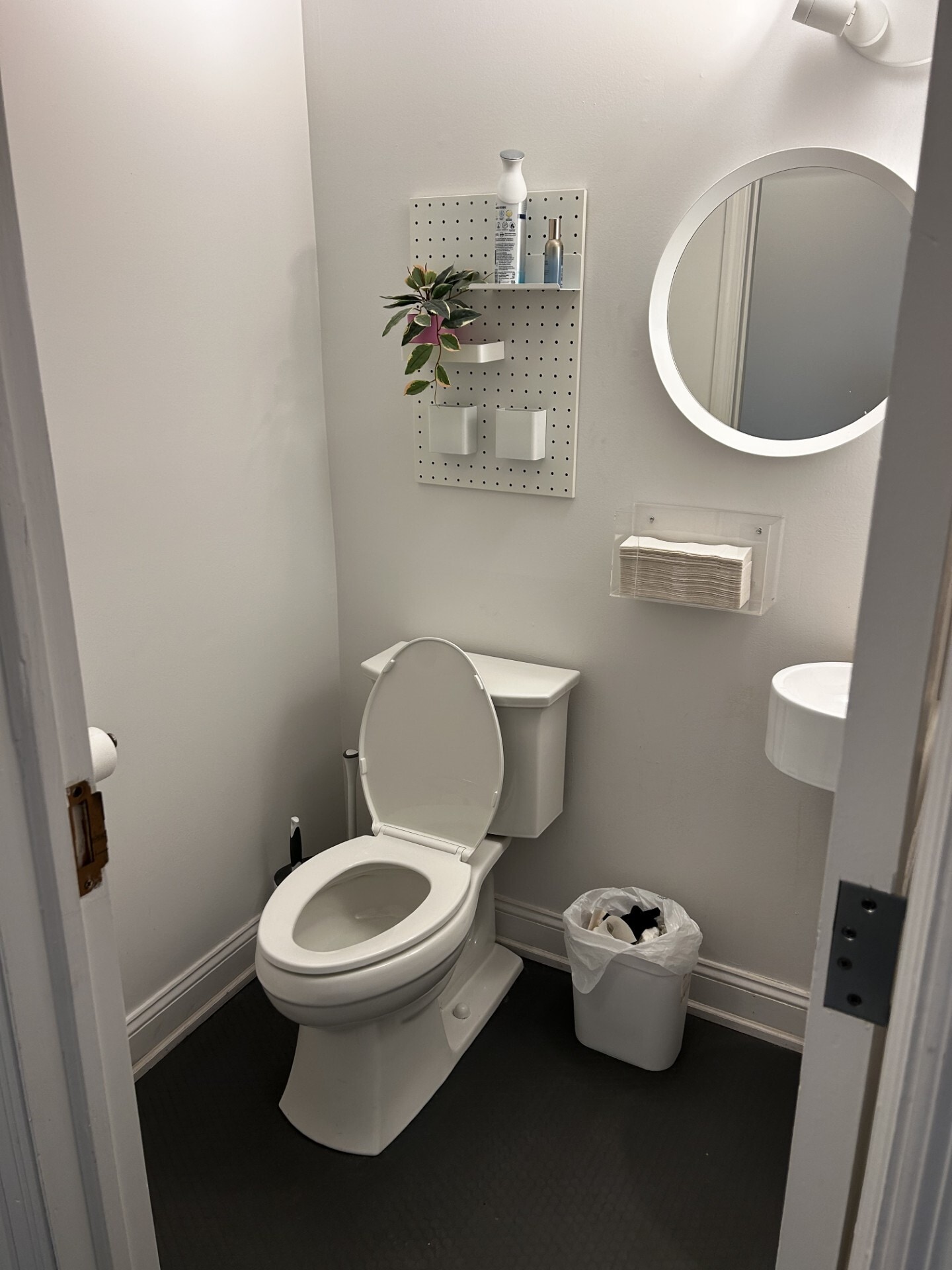 677 High St, Columbus, OH for lease Interior Photo- Image 1 of 21