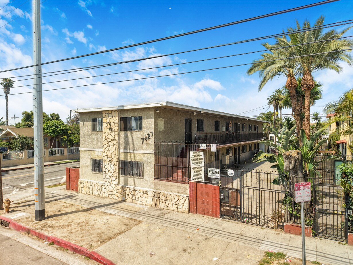 7427 S Figueroa St, Los Angeles, CA à vendre Photo du bâtiment- Image 1 de 8