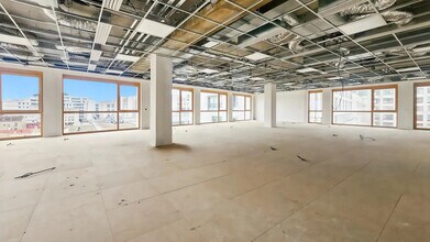 Office in Ivry-sur-Seine for lease Interior Photo- Image 1 of 1