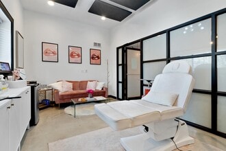 7185 Manchester Rd, Maplewood, MO for lease Interior Photo- Image 2 of 3