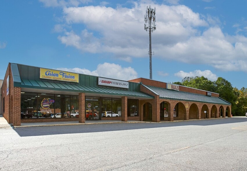 2826-2842 Linkhorne dr, Lynchburg, VA for sale - Building Photo - Image 3 of 7