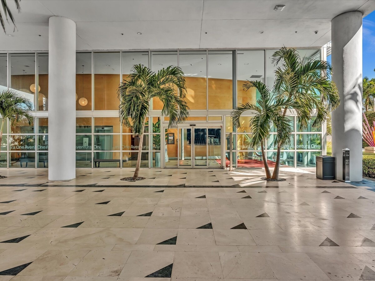 20900 NE 30th Ave, Aventura, FL 33180 - Unit 207 - - Interior Photo - Image 2 of 21