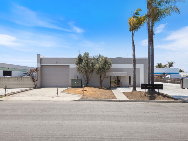 Plus de détails pour 15591 Container Ln, Huntington Beach, CA - Industriel à vendre