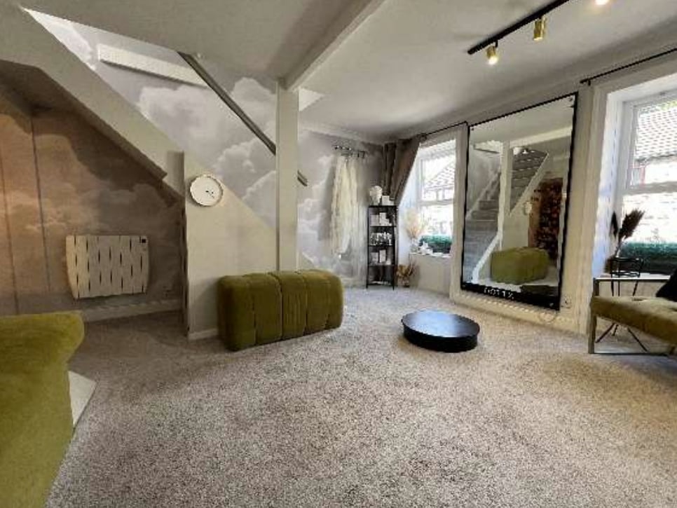 16 Huddersfield Road, Holmfirth, WYK HD9 2JS - Unit 16 -  - Interior Photo - Image 1 of 2