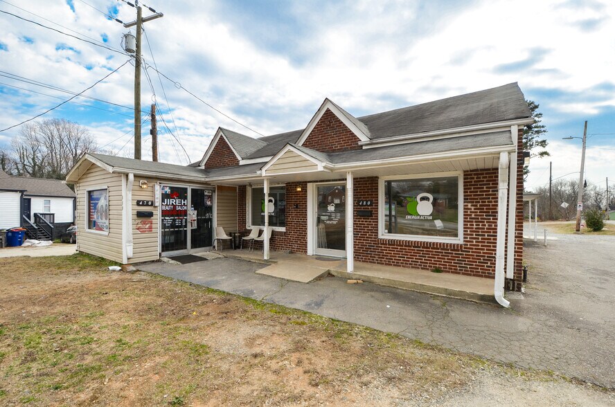 470 W Clemmonsville Rd, Winston-Salem, NC for sale - Primary Photo - Image 1 of 5