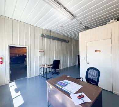 4224 S Kinnickinnic Ave, Milwaukee, WI for lease - Building Photo - Image 3 of 5