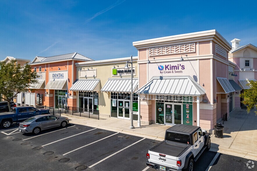 252 Harbor Village Ln, Apollo Beach, FL à louer - Photo du bâtiment - Image 3 de 5