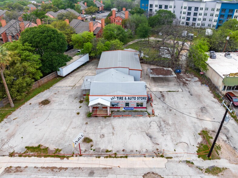 1331 Austin Hwy, San Antonio, TX à vendre - Photo du bâtiment - Image 3 de 14