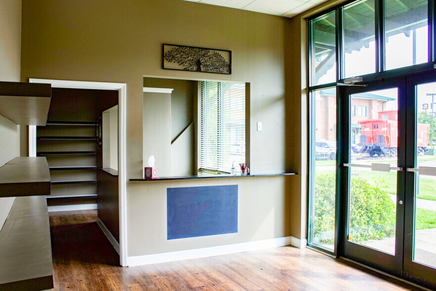 415 Church St, Huntsville, AL for sale - Interior Photo - Image 3 of 27