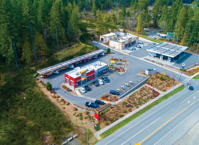 21895 Viking Way NW, Poulsbo, WA à vendre - Photo du bâtiment - Image 2 de 4