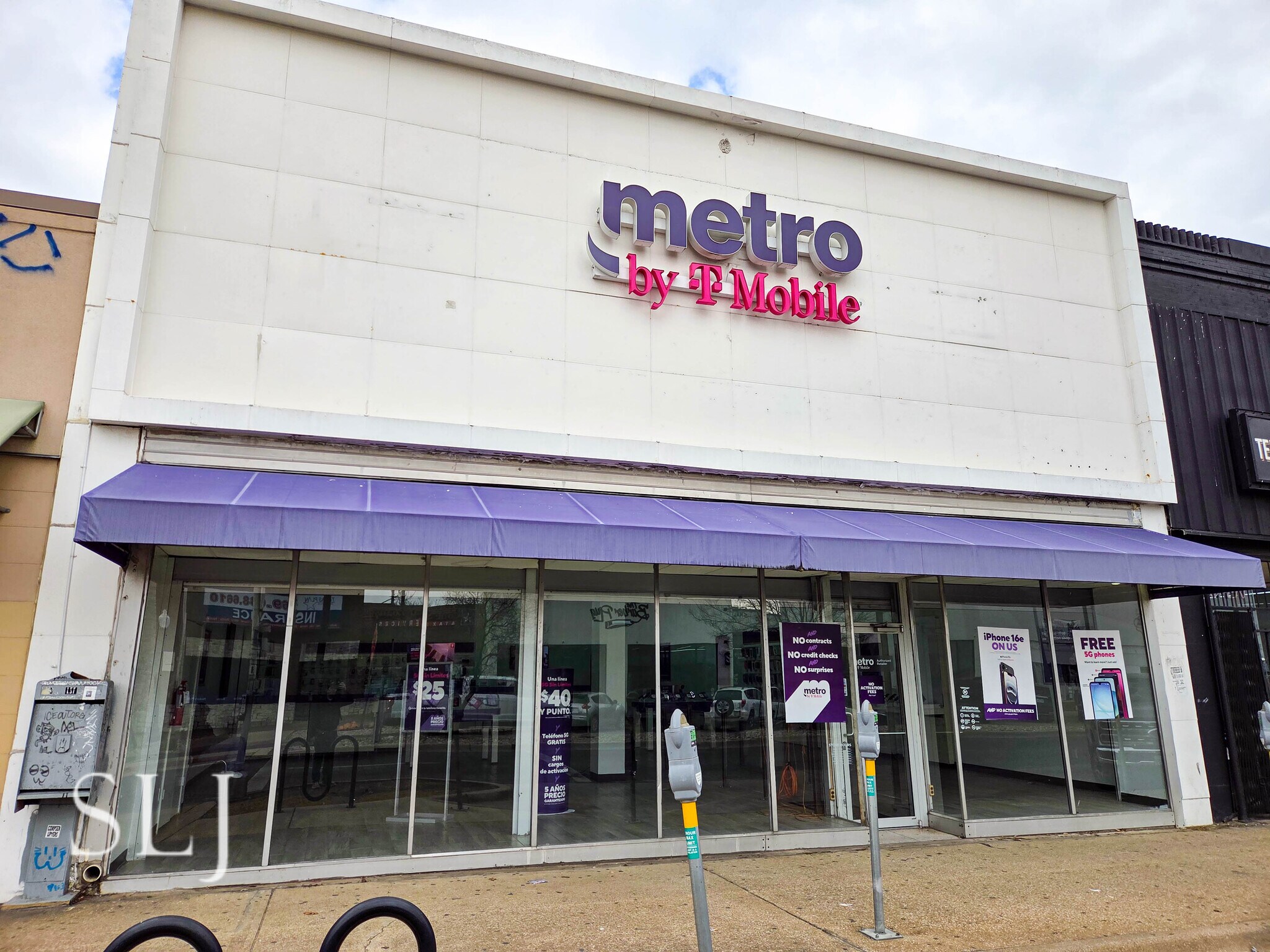 221 W Jefferson Blvd, Dallas, TX à louer Photo principale- Image 1 de 7