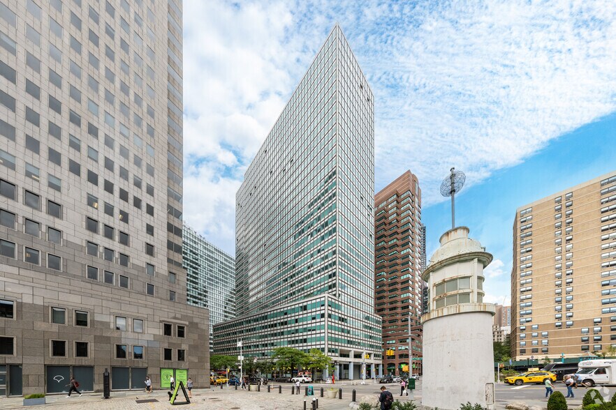 200 Pearl St, New York, NY à louer - Photo du bâtiment - Image 2 de 7
