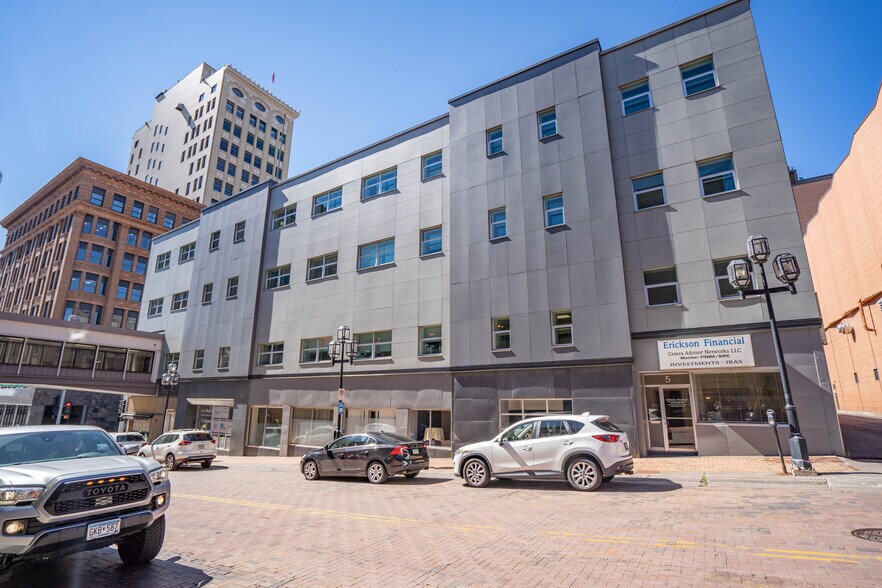 5 N 3rd Ave W, Duluth, MN à louer - Photo du bâtiment - Image 1 de 3
