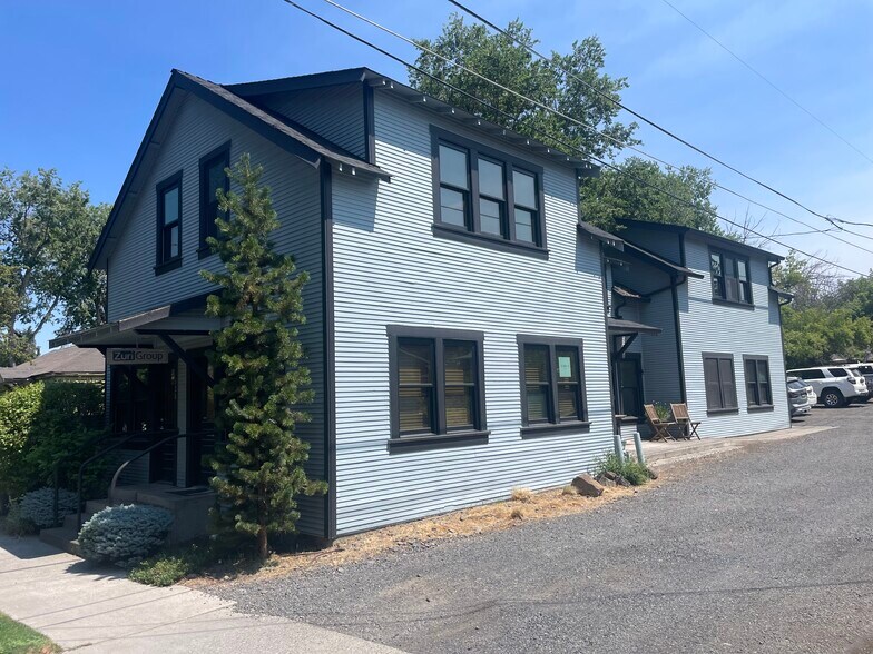 328 NW Bond St, Bend, OR à louer - Photo du bâtiment - Image 2 de 3