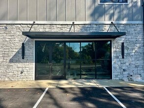 2705 W Market St, Johnson City, TN for lease Interior Photo- Image 1 of 1