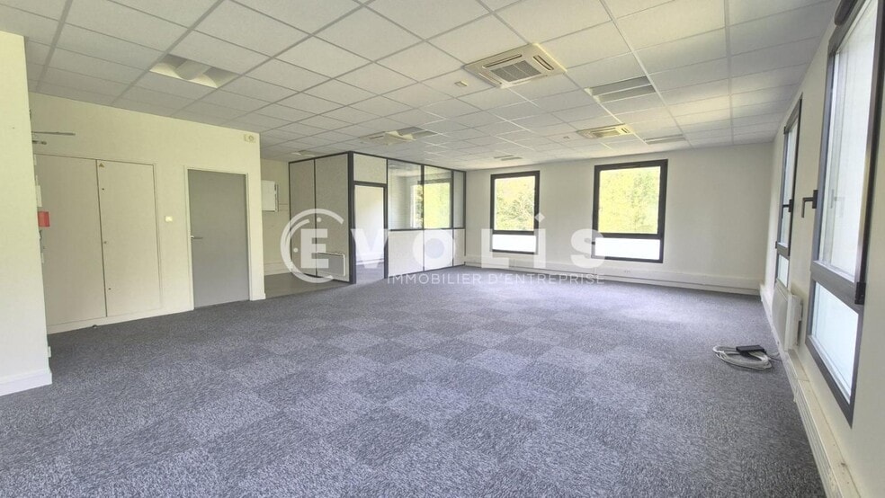 Office in Serris for lease - Interior Photo - Image 2 of 10