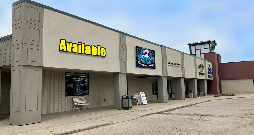 205-245 S Century Ave, Waunakee, WI à louer - Photo du bâtiment - Image 2 de 12