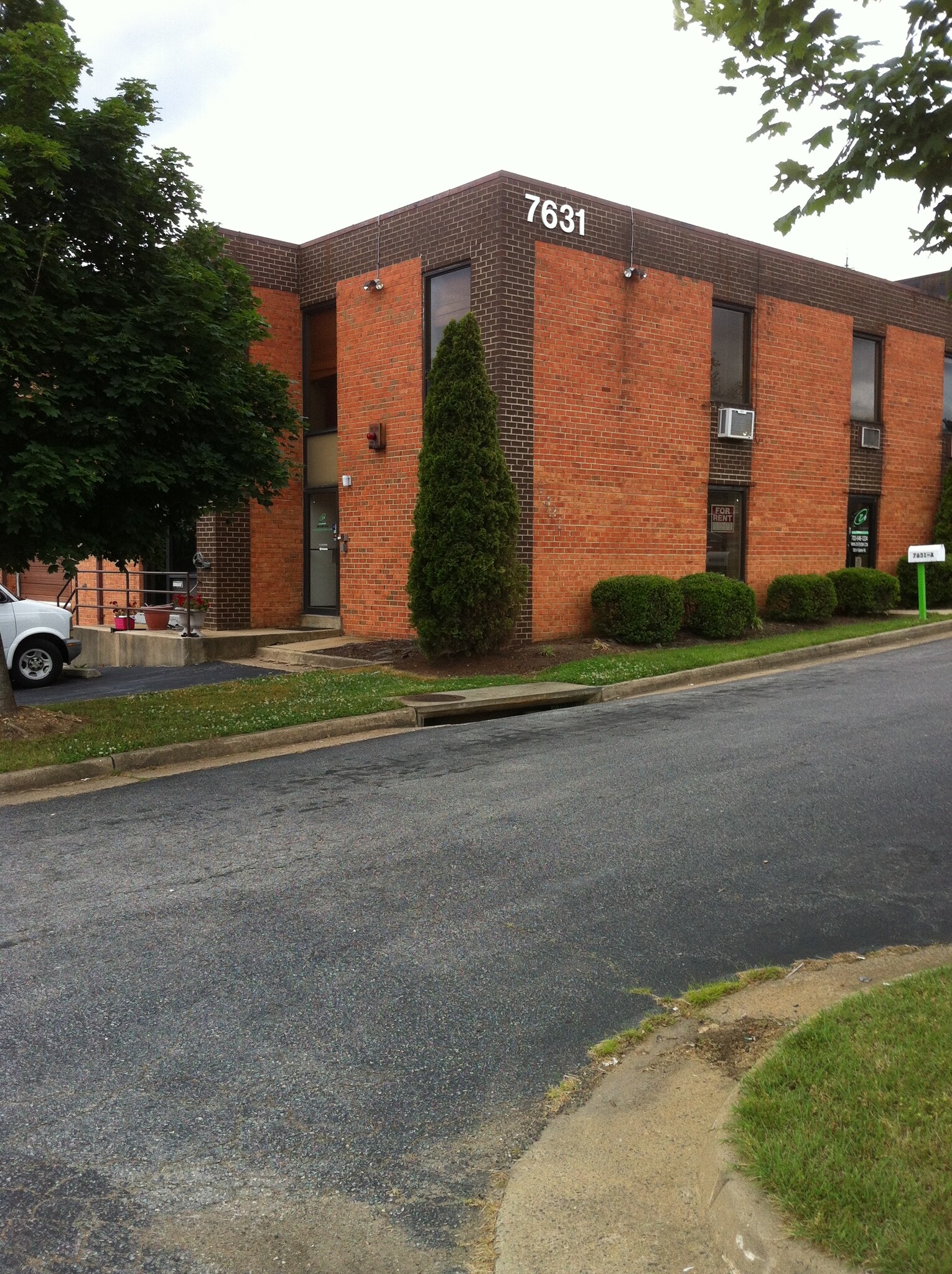 7631 Fullerton Rd, Springfield, VA for lease Building Photo- Image 1 of 2