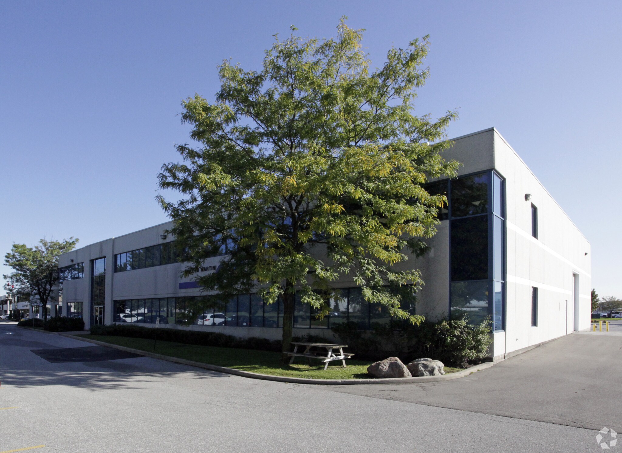 20 Caldari Rd, Vaughan, ON à vendre Photo du bâtiment- Image 1 de 1