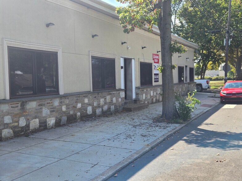 400 Otter St, Bristol, PA à vendre - Photo du bâtiment - Image 3 de 4