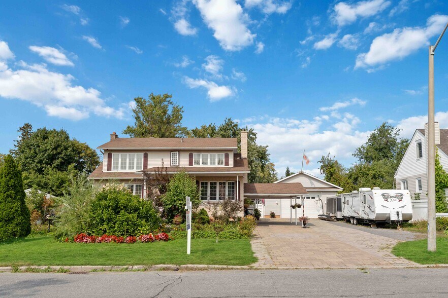 431 Blake Blvd, Ottawa, ON à vendre - Photo du bâtiment - Image 3 de 7