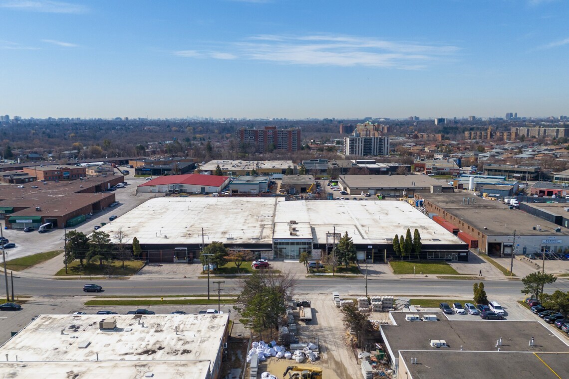 36-40 Milvan Dr, Toronto, ON à vendre Photo du bâtiment- Image 1 de 20