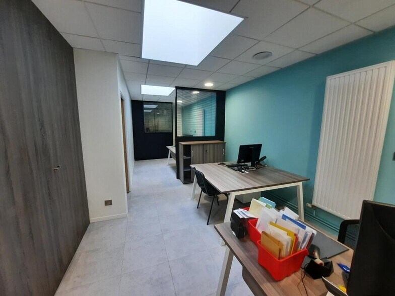 Retail in Rouen for lease - Interior Photo - Image 3 of 10