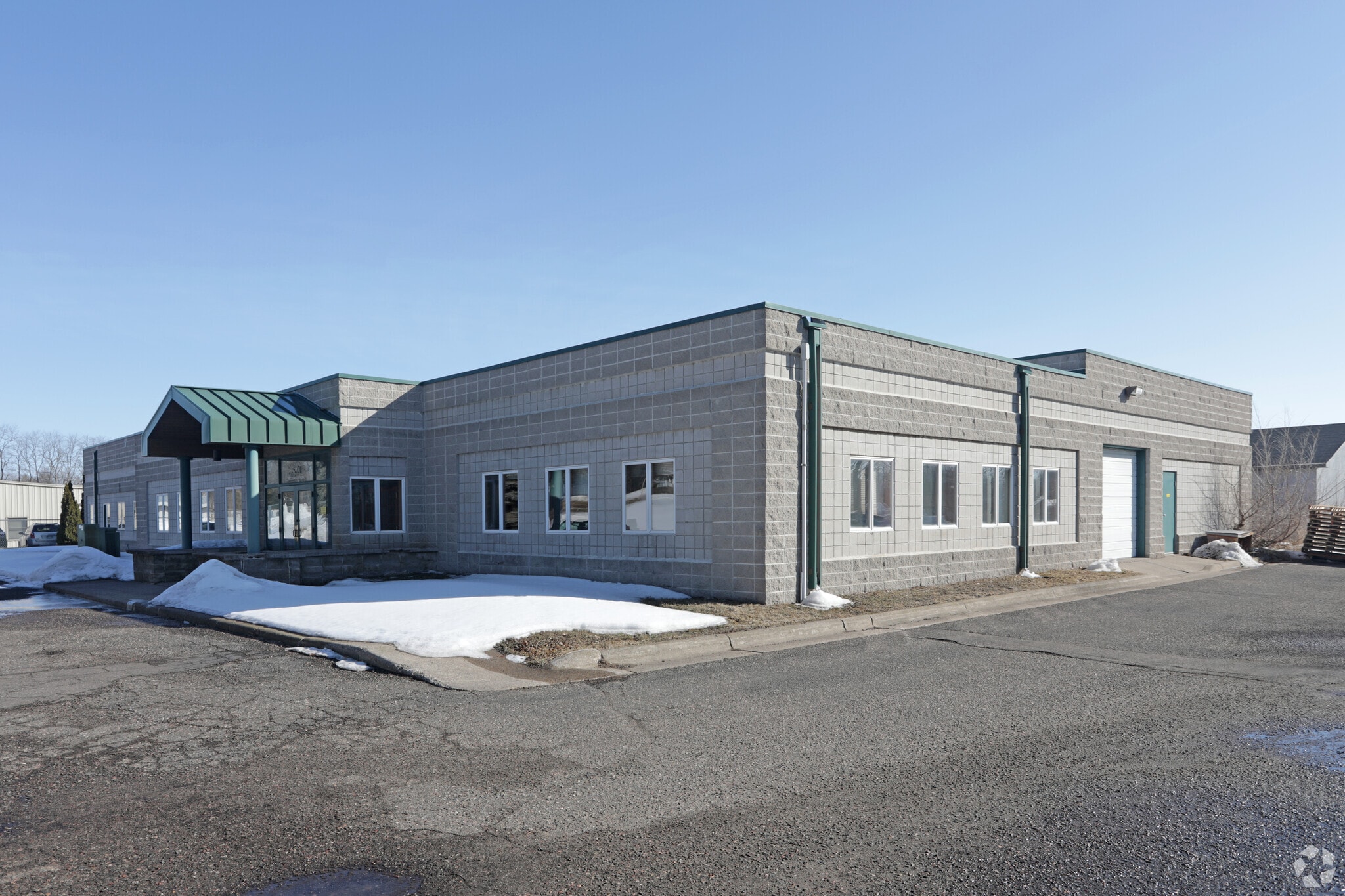 5201 Gershwin Ave N, Oakdale, MN for sale Primary Photo- Image 1 of 4