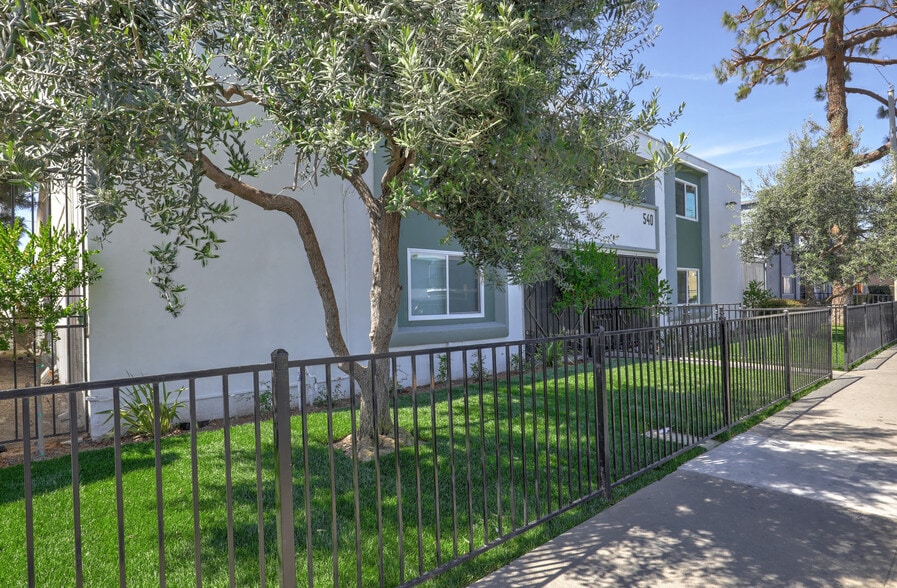 540 Cuesta Del Mar Dr, Oxnard, CA for sale - Building Photo - Image 2 of 5