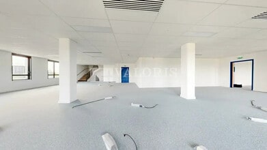 54 Avenue Rosa Parks, Lyon for lease Interior Photo- Image 2 of 13