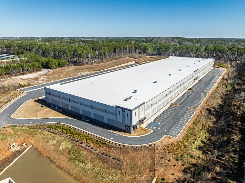 95 Raymond Hill Rd, Newnan, GA à louer - Photo du bâtiment - Image 3 de 4