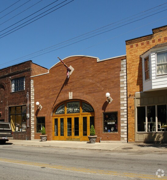 7806 Lorain Ave, Cleveland, OH à vendre - Photo principale - Image 1 de 2