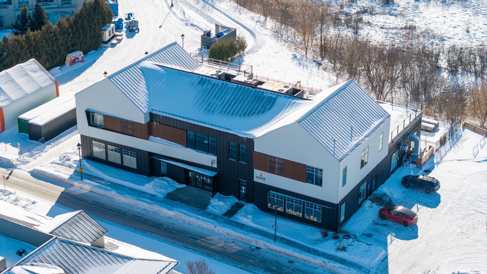 65 Rue De La Rive Droite, Bromont, QC à vendre Photo principale- Image 1 de 15