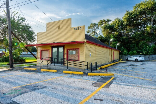 More details for 7930 Highway 6, Hitchcock, TX - Retail for Lease