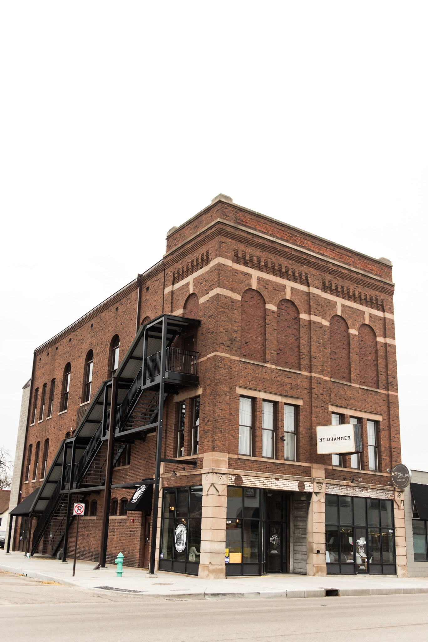 2102-2104 E Washington St, Indianapolis, IN for sale Building Photo- Image 1 of 1