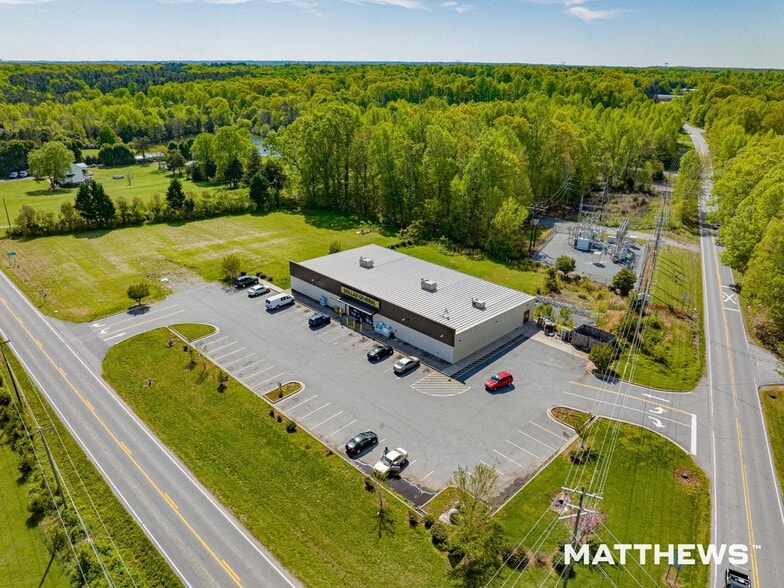 11170 Chatham Rd, Axton, VA for sale - Building Photo - Image 2 of 4