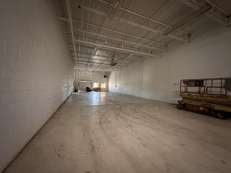 7986 N Telegraph Rd, Newport, MI for lease - Interior Photo - Image 3 of 27