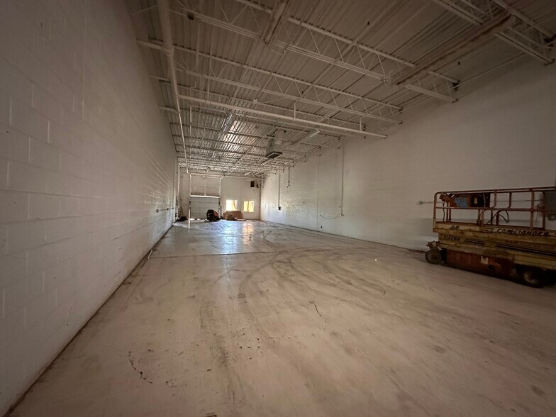 7986 N Telegraph Rd, Newport, MI à louer - Photo intérieure - Image 3 de 27
