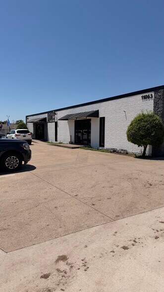 11061 Shady Trl, Dallas, TX à louer - Photo du bâtiment - Image 2 de 21