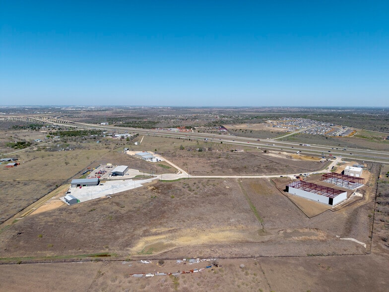 8405-8409 Maha, Mustang Rdg, Mustang Rdg, Mustang Ridge, TX à vendre - Photo du bâtiment - Image 2 de 6