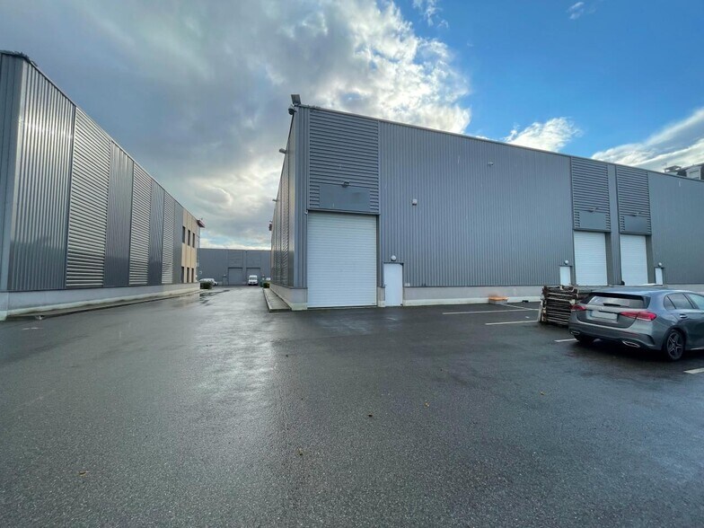Flex dans Le Blanc-Mesnil à louer - Photo du bâtiment - Image 2 de 7