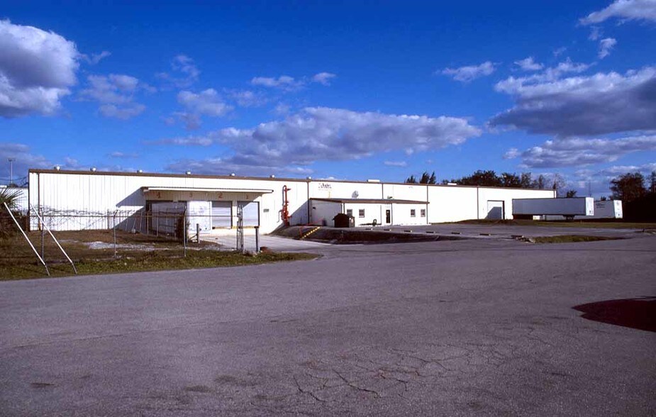 3003 Pennington Dr, Orlando, FL à louer - Photo du bâtiment - Image 2 de 13