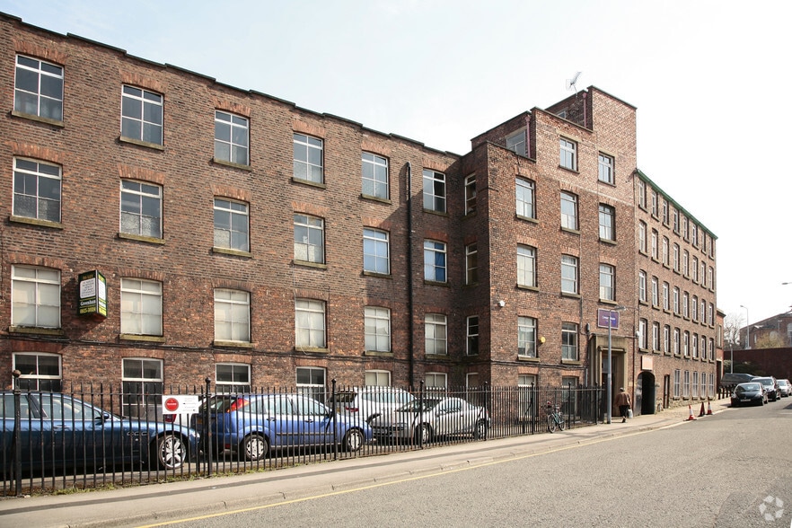 Park Ln, Macclesfield à louer - Photo du bâtiment - Image 3 de 3